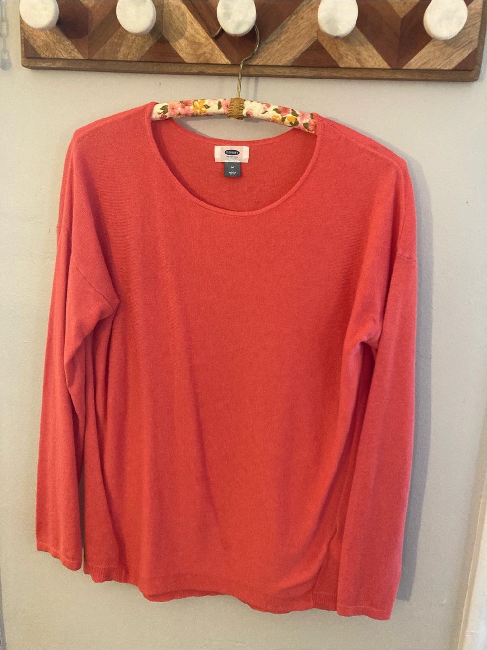 Old Navy Women’s Medium M Long Sleeve Light Sweater Salmon